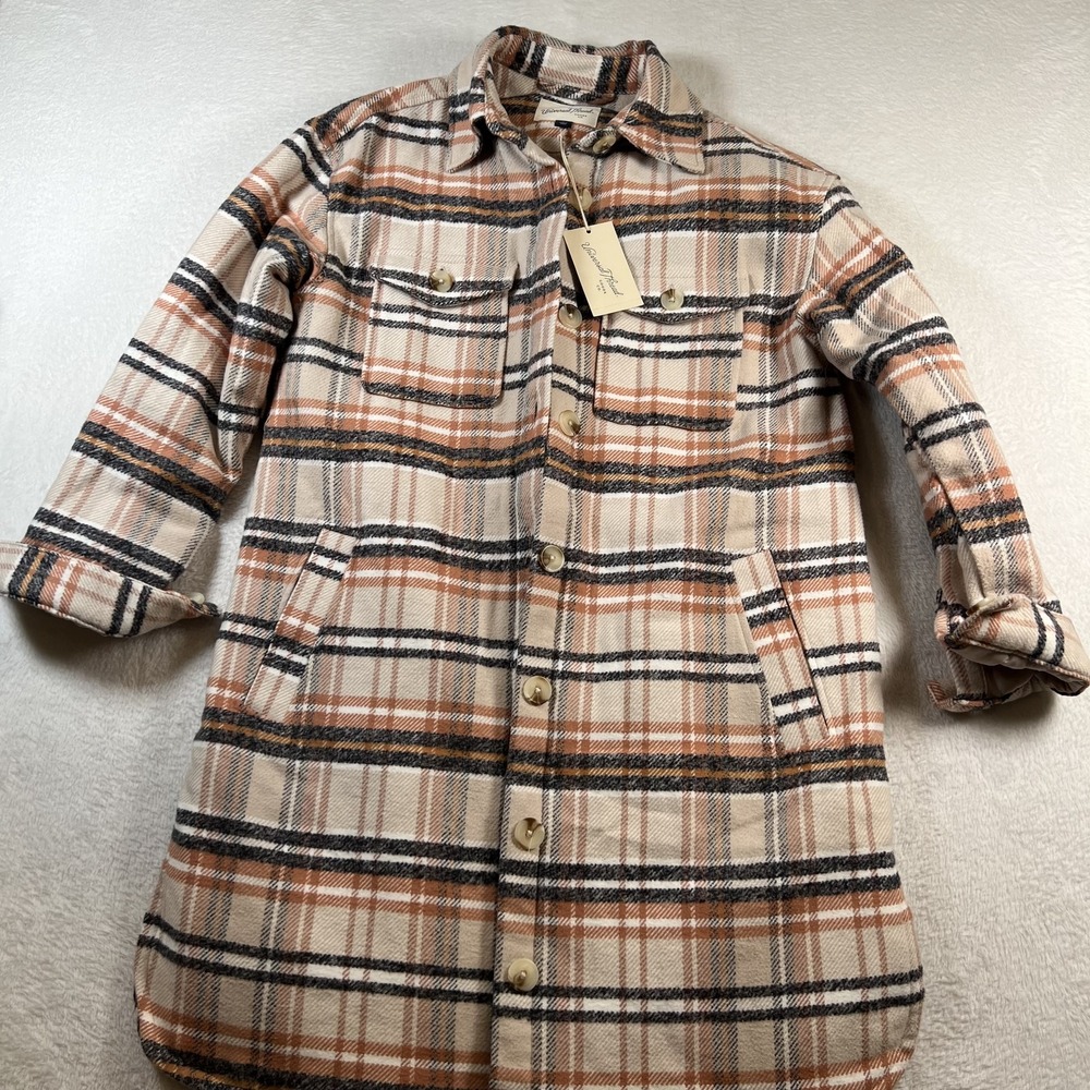 Universal Thread Coat Womens XS Beige Plaid Quilted Flannel Button Front Lined
